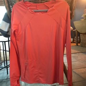 Oiselle ‘Lucky’ long sleeve top w/thumb holes